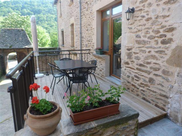 Gite Oustal Belcastel  Εξωτερικό φωτογραφία